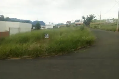 Este é o local ideal para construir a casa dos seus...
