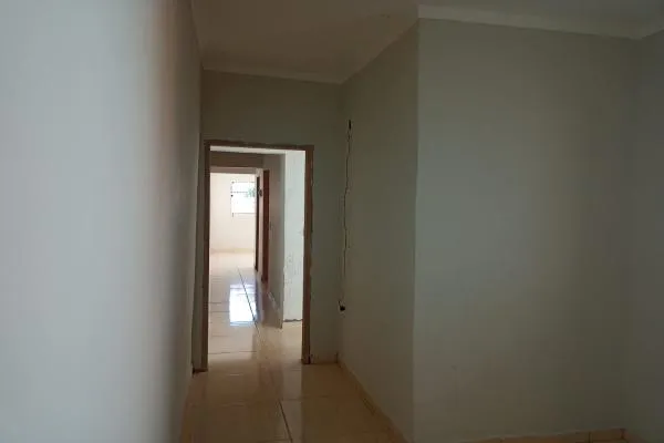 Jardim Ipê e Alfa-Casa com 2 quartos, 2 vagas para automóveis, nova, ótimo acabamento, no Jardim Ipê.  Semelhante a esta temos outra no Bairro Alfa. - foto 5