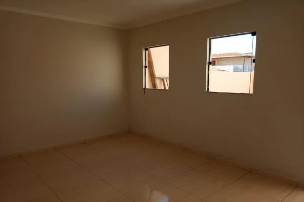 Jardim Ipê e Alfa-Casa com 2 quartos, 2 vagas para automóveis, nova, ótimo acabamento, no Jardim Ipê.  Semelhante a esta temos outra no Bairro Alfa. - foto 6