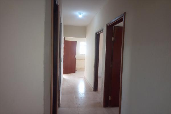 Casa localizada no ponto mais alto da travessa da Avenida Mário Lanzani, próxima de vários...