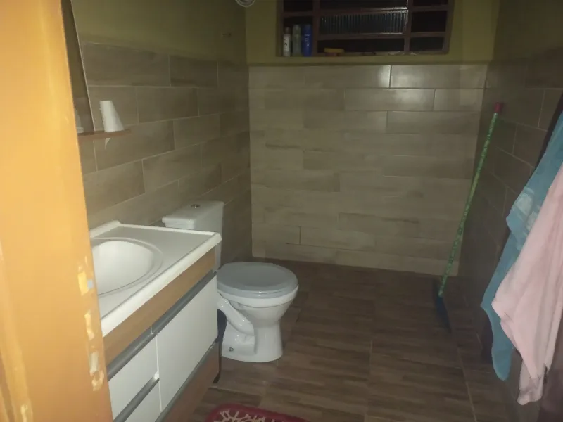 Sítio com casa, medindo 1,24 alqueire, cafezal formado e novo, 9 km de Andradas sendo 4 asfaltado, córrego, água de nascente, com vistas, vizinho próximo. - foto 1