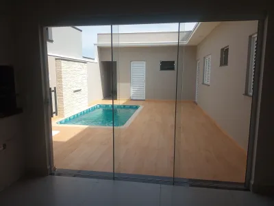 Luxo e conforto são os pontos fortes desta casa. São 3...