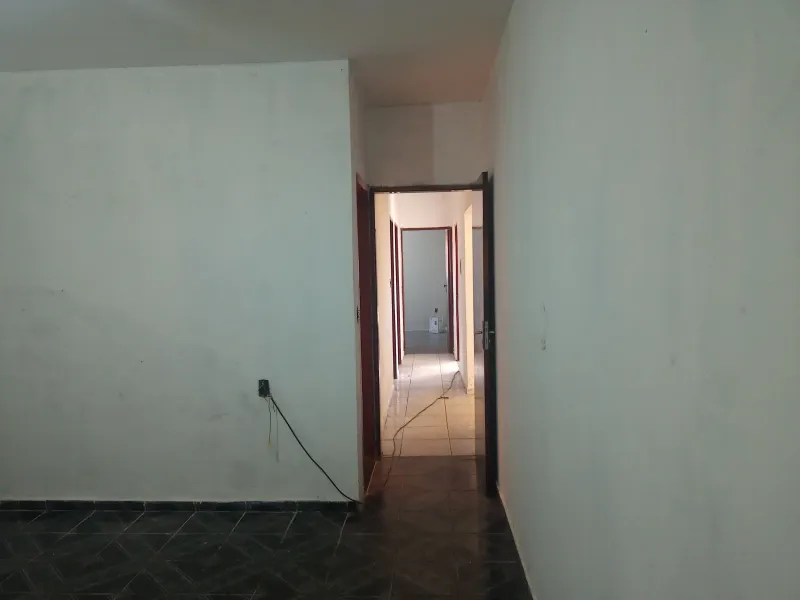 Esta casa é pra você que quer quartos grandes, 2 banheiros, 3 quartos,  um suite,  2 garagens, vista maravilhosa. - foto 4