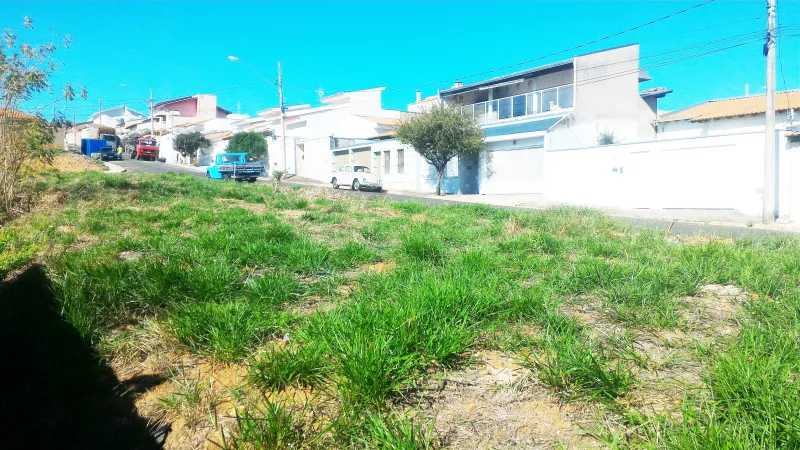 Terrenos no Jardim Ipê, com vista panorâmica para as serras e centro da cidade, solo duro econômico para construir, com testada variando entre 10m a 14m:  300m² por R$230.000,00;  200m² por R$150.000,00 e 100m² por 100.000,00 - foto 3